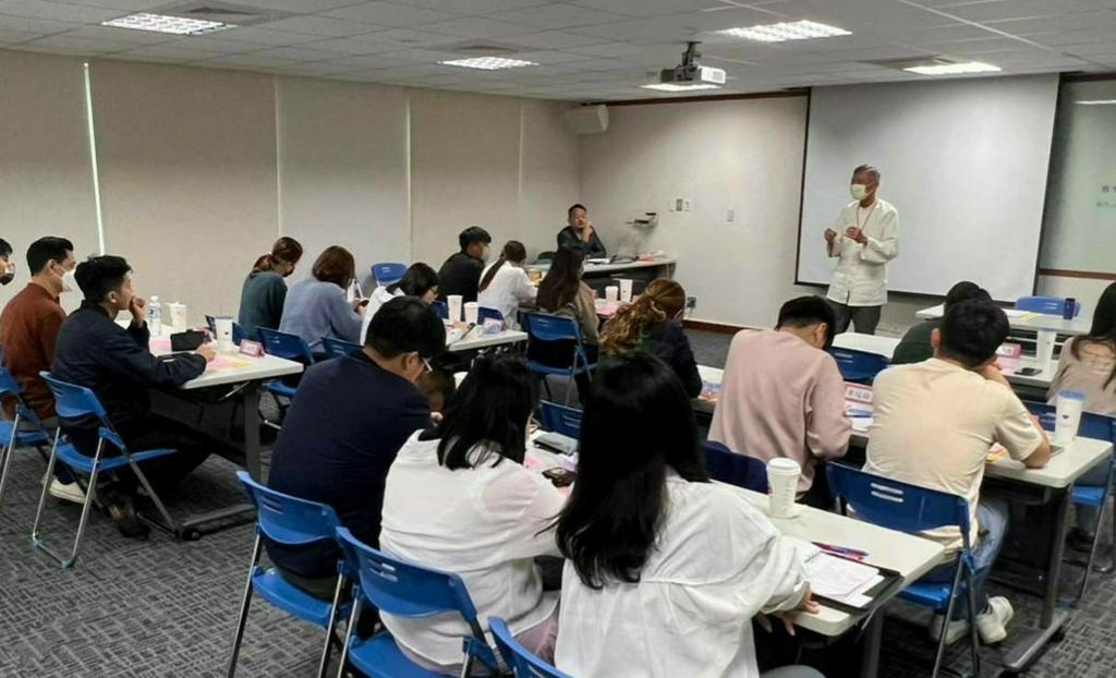 【高雄紫微斗數】白雲居士張俊傑老師，算命超準確，值得推薦！ 